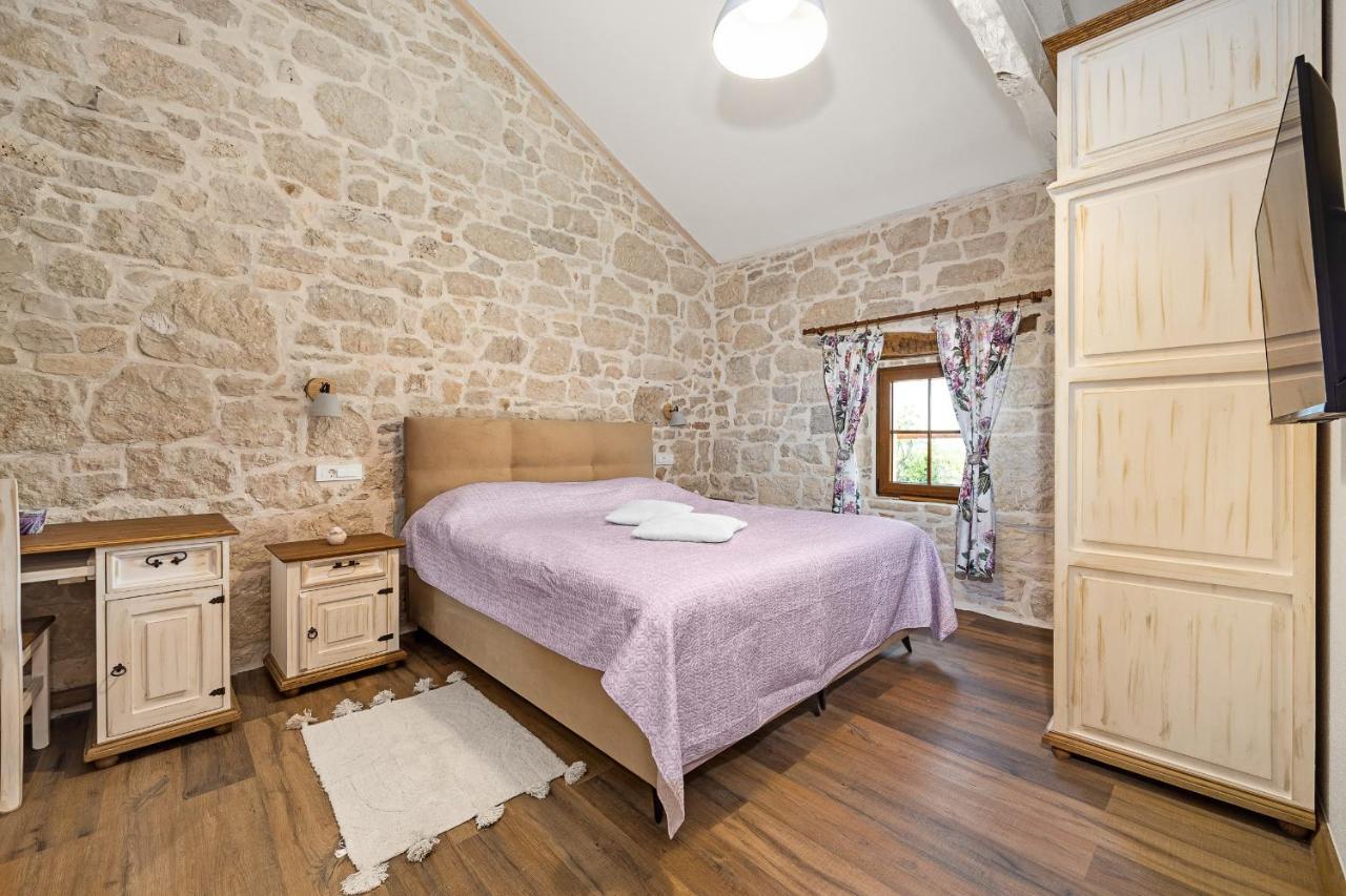 Sveti Lovreč Pazenatički Stone House Dijana Istria Sveti Lovrecヴィラ エクステリア 写真