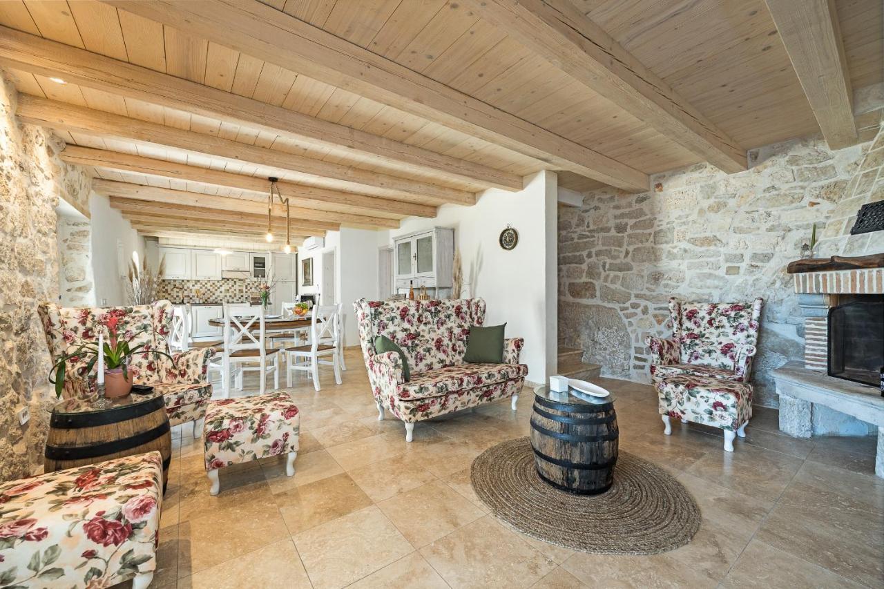 Sveti Lovreč Pazenatički Stone House Dijana Istria Sveti Lovrecヴィラ エクステリア 写真