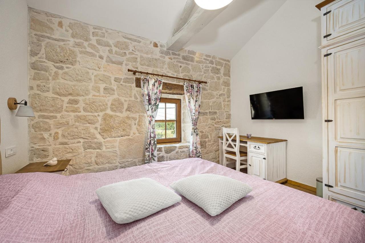 Sveti Lovreč Pazenatički Stone House Dijana Istria Sveti Lovrecヴィラ エクステリア 写真